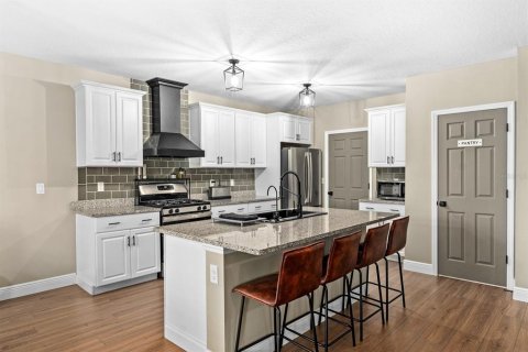Casa en venta en Fish Hawk, Florida, 4 dormitorios, 206.8 m2 № 1914799 - foto 7