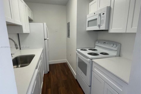 Copropriété à louer à West Palm Beach, Floride: 2 chambres, 65.77 m2 № 2042373 - photo 11