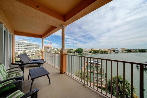 Condo in Clearwater, Florida, 3 bedrooms  № 250306 - photo 9
