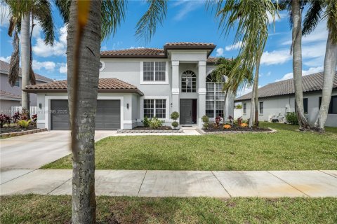 Casa en venta en Pembroke Pines, Florida, 4 dormitorios, 226.31 m2 № 1728614 - foto 2