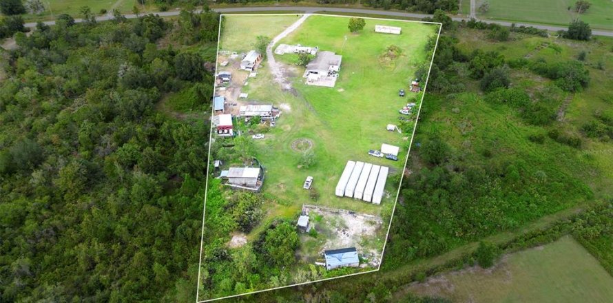 Land in Kissimmee, Florida № 2104432