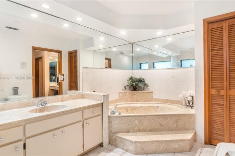 House in Coral Springs, Florida 4 bedrooms, 286.88 sq.m. № 1782089 - photo 28