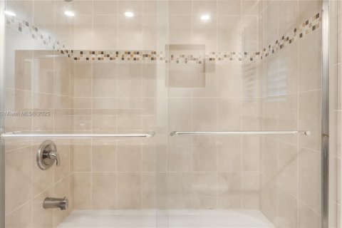 House in Coral Springs, Florida 4 bedrooms, 286.88 sq.m. № 1782089 - photo 21