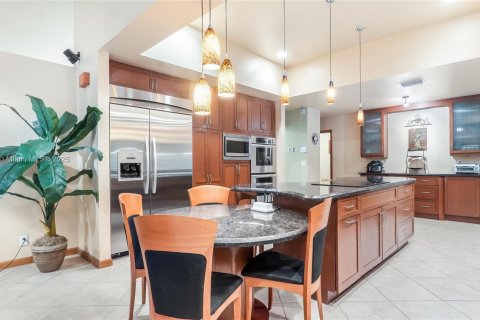 House in Coral Springs, Florida 4 bedrooms, 286.88 sq.m. № 1782089 - photo 15