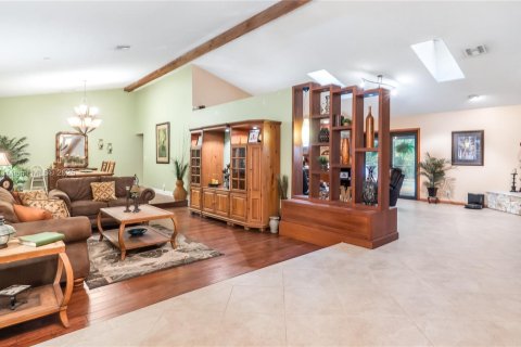 House in Coral Springs, Florida 4 bedrooms, 286.88 sq.m. № 1782089 - photo 7