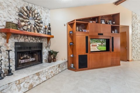 House in Coral Springs, Florida 4 bedrooms, 286.88 sq.m. № 1782089 - photo 14