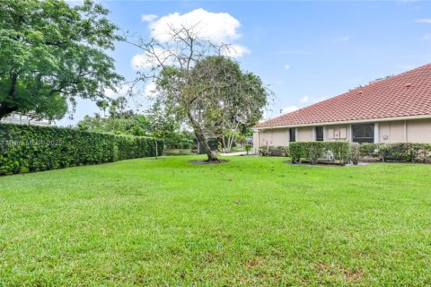 House in Coral Springs, Florida 4 bedrooms, 286.88 sq.m. № 1782089 - photo 4