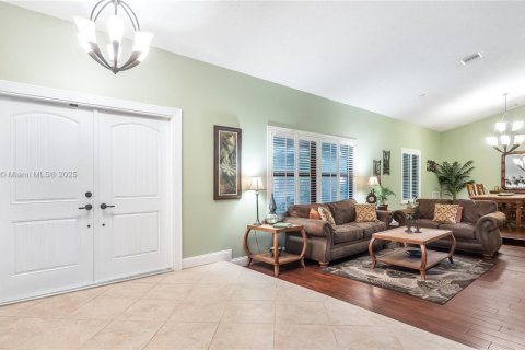 House in Coral Springs, Florida 4 bedrooms, 286.88 sq.m. № 1782089 - photo 8