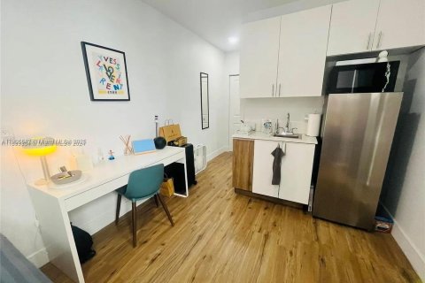 Снять в аренду коммерческую недвижимость в Дорал, Флорида 41.81м2, № 1956216 - фото 2