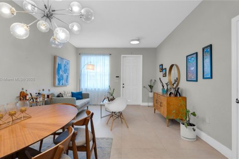 Condo in Miami, Florida, 3 bedrooms  № 1779738 - photo 16
