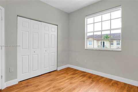 Condo in Miami, Florida, 3 bedrooms  № 1779738 - photo 27