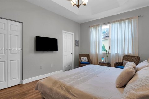 Condo in Miami, Florida, 3 bedrooms  № 1779738 - photo 24