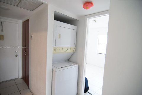 Condominio en venta en Miami, Florida, 2 dormitorios, 88.81 m2 № 1822151 - foto 17