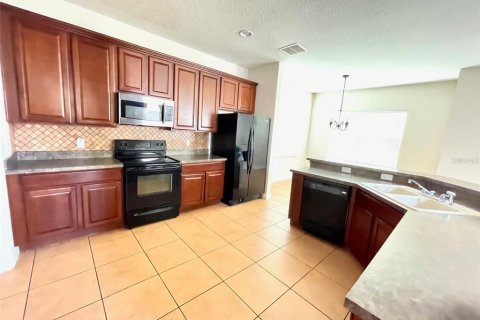Villa ou maison à louer à Kissimmee, Floride: 4 chambres, 275.64 m2 № 2320767 - photo 5