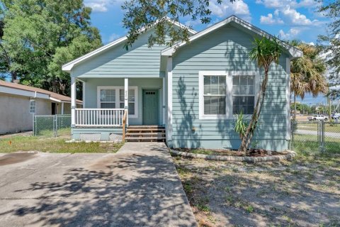 Casa en alquiler en Tampa, Florida, 3 dormitorios, 126.81 m2 № 1824509 - foto 1