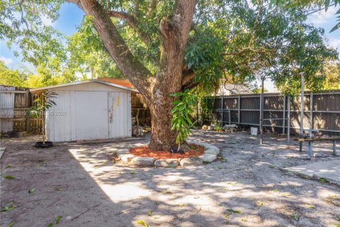 Villa ou maison à vendre à North Miami, Floride: 3 chambres, 131.46 m2 № 2025369 - photo 11