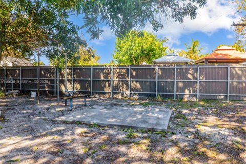 Villa ou maison à vendre à North Miami, Floride: 3 chambres, 131.46 m2 № 2025369 - photo 10