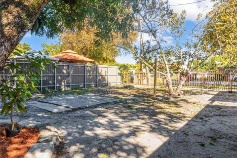 Villa ou maison à vendre à North Miami, Floride: 3 chambres, 131.46 m2 № 2025369 - photo 12