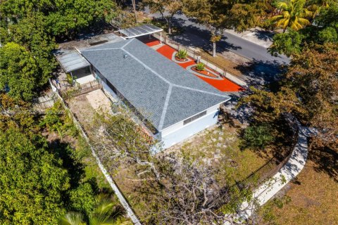 Villa ou maison à vendre à North Miami, Floride: 3 chambres, 131.46 m2 № 2025369 - photo 4
