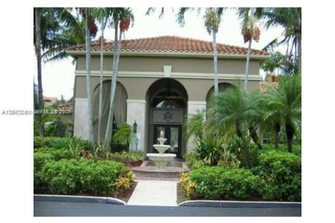 Copropriété à louer à Hialeah, Floride: 1 chambre, 82.4 m2 № 2177617 - photo 5