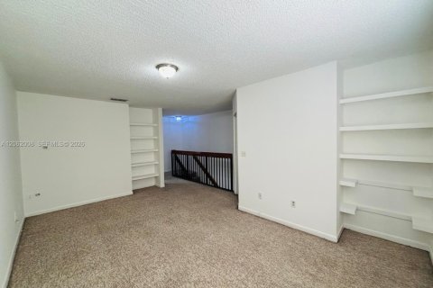 Copropriété à louer à Hialeah, Floride: 1 chambre, 82.4 m2 № 2177617 - photo 4