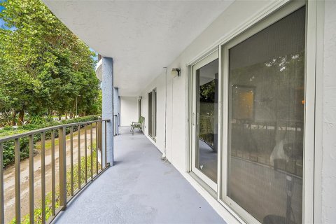 Condo in Fort Lauderdale, Florida, 2 bedrooms  № 2326785 - photo 30