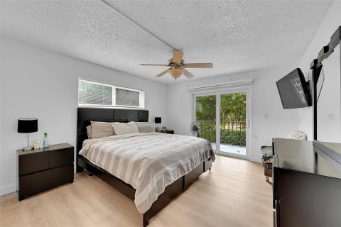 Condo in Fort Lauderdale, Florida, 2 bedrooms  № 2326785 - photo 18