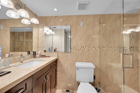 Condo in Fort Lauderdale, Florida, 2 bedrooms  № 2326785 - photo 23