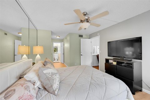 Condo in Fort Lauderdale, Florida, 2 bedrooms  № 2326785 - photo 26