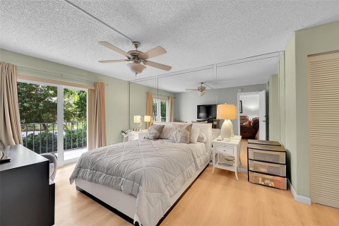 Condo in Fort Lauderdale, Florida, 2 bedrooms  № 2326785 - photo 24
