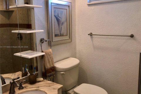 Copropriété à vendre à Hallandale Beach, Floride: 2 chambres, 78.04 m2 № 1960147 - photo 7
