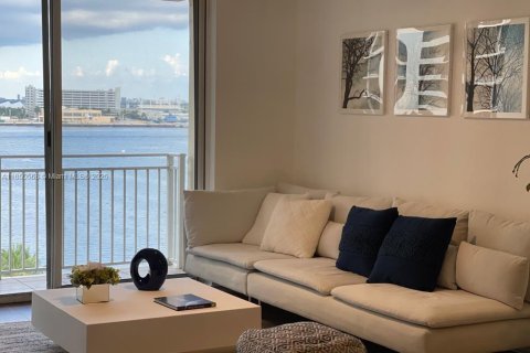 Copropriété à louer à Miami, Floride: 2 chambres, 91.51 m2 № 1856827 - photo 4