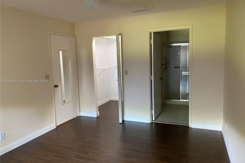 Снять в аренду таунхаус в Бока-Ратон, Флорида 2 спальни, 92.9м2, № 2047864 - фото 29