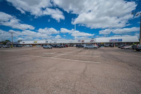 Immobilier commercial à louer à Tampa, Floride: 6926.05 m2 № 1793195 - photo 17