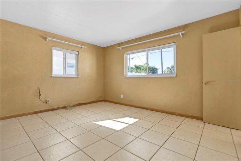 Casa en alquiler en Saint Petersburg, Florida, 3 dormitorios, 139.73 m2 № 1518687 - foto 18