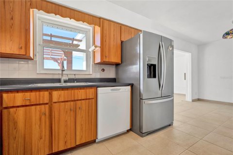 Casa en alquiler en Saint Petersburg, Florida, 3 dormitorios, 139.73 m2 № 1518687 - foto 12