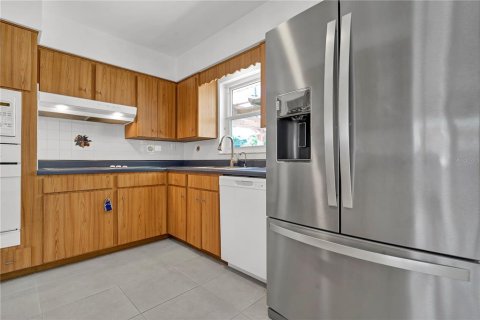 Casa en alquiler en Saint Petersburg, Florida, 3 dormitorios, 139.73 m2 № 1518687 - foto 11
