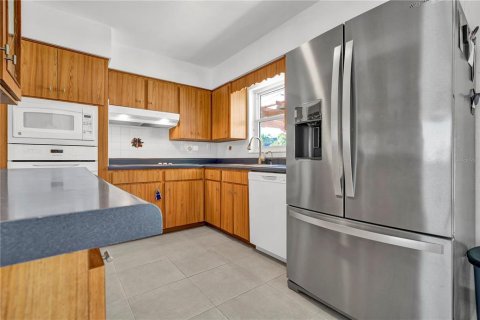 Casa en alquiler en Saint Petersburg, Florida, 3 dormitorios, 139.73 m2 № 1518687 - foto 10