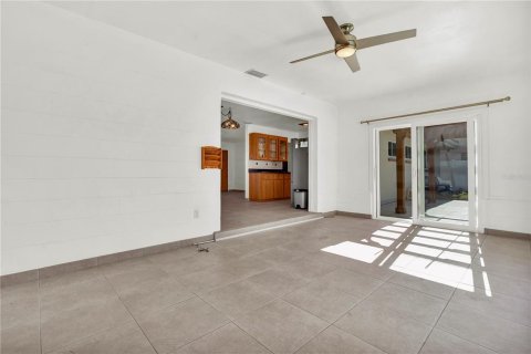 Casa en alquiler en Saint Petersburg, Florida, 3 dormitorios, 139.73 m2 № 1518687 - foto 17