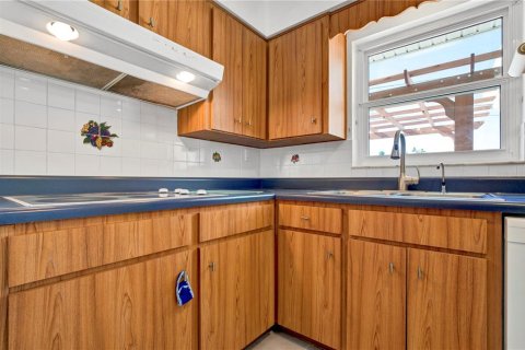 Casa en alquiler en Saint Petersburg, Florida, 3 dormitorios, 139.73 m2 № 1518687 - foto 13