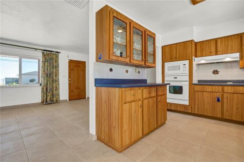 Casa en alquiler en Saint Petersburg, Florida, 3 dormitorios, 139.73 m2 № 1518687 - foto 9