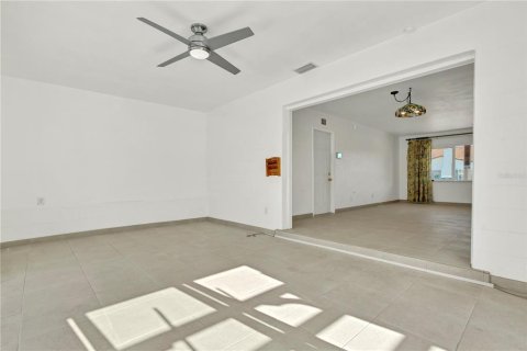 Casa en alquiler en Saint Petersburg, Florida, 3 dormitorios, 139.73 m2 № 1518687 - foto 15