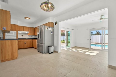 Casa en alquiler en Saint Petersburg, Florida, 3 dormitorios, 139.73 m2 № 1518687 - foto 8