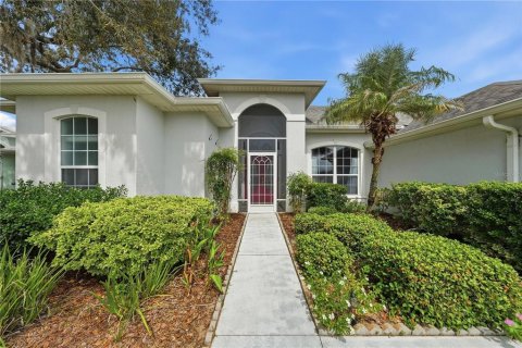 House in Leesburg, Florida 3 bedrooms, 221.66 sq.m. № 2404770 - photo 3
