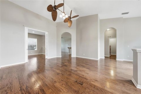 House in Leesburg, Florida 3 bedrooms, 221.66 sq.m. № 2404770 - photo 9