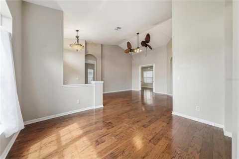House in Leesburg, Florida 3 bedrooms, 221.66 sq.m. № 2404770 - photo 12