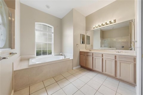 House in Leesburg, Florida 3 bedrooms, 221.66 sq.m. № 2404770 - photo 25