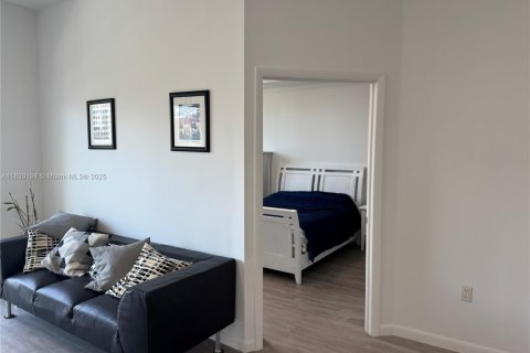 Condo in Miami, Florida, 1 bedroom  № 1827614 - photo 27
