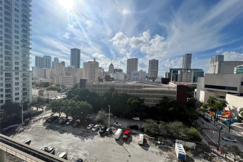 Condo in Miami, Florida, 1 bedroom  № 1827614 - photo 9