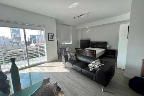 Condo in Miami, Florida, 1 bedroom  № 1827614 - photo 12